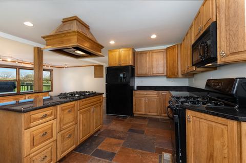 2071 E Parkview Cir, Hoffman Estates, IL 60169 photo 5
