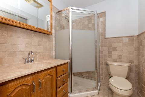 2071 E Parkview Cir, Hoffman Estates, IL 60169 photo 13