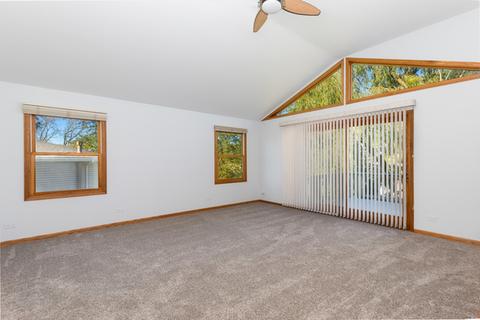 2071 E Parkview Cir, Hoffman Estates, IL 60169 photo 17