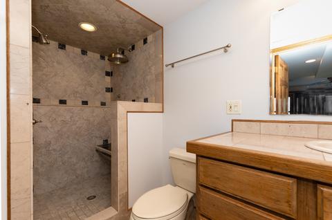 2071 E Parkview Cir, Hoffman Estates, IL 60169 photo 10