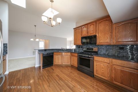 6660 Snug Harbor Dr, Willowbrook, IL 60527 photo 4
