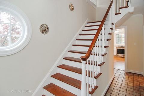 240 Blackhawk Rd, Riverside, IL 60546 photo 2