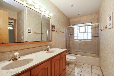 1401 Hillside Ln, Mchenry, IL 60051 photo 12
