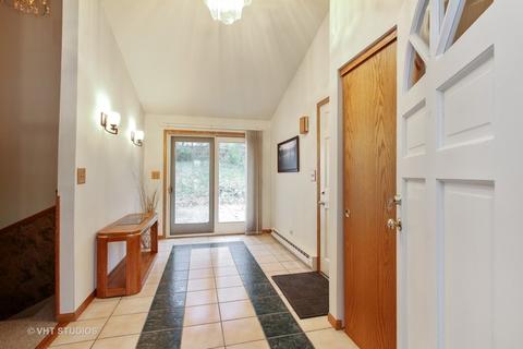 1401 Hillside Ln, Mchenry, IL 60051 photo 2