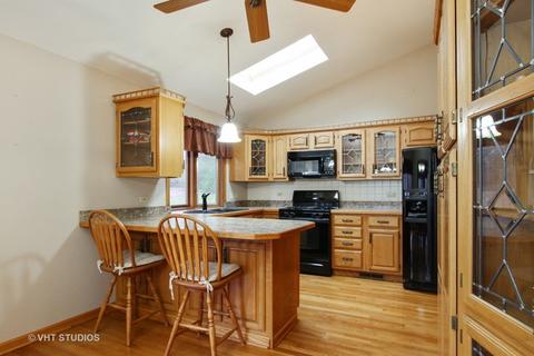 1401 Hillside Ln, Mchenry, IL 60051 photo 6