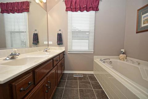 2013 Gleneagle Dr, Plainfield, IL 60586 photo 19
