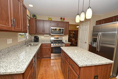 2013 Gleneagle Dr, Plainfield, IL 60586 photo 8