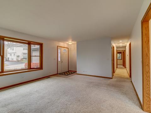 183 Iona Ter, Algonquin, IL 60102 photo 13