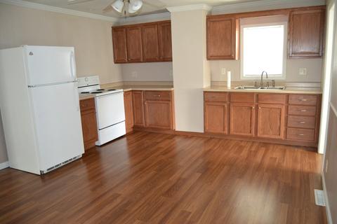 227 E 5th St, Spring Valley, IL 61362 photo 2