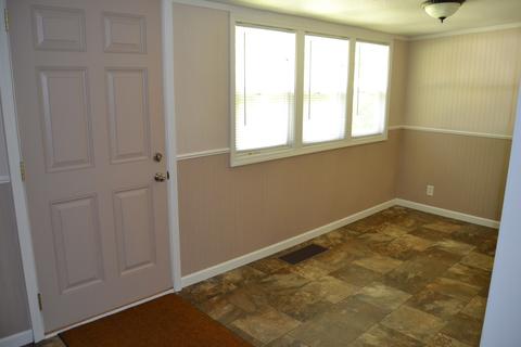 227 E 5th St, Spring Valley, IL 61362 photo 4