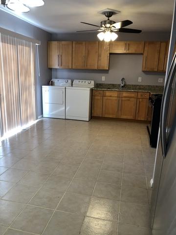 712 Springbrook Dr, Aurora, IL 60506 photo 2