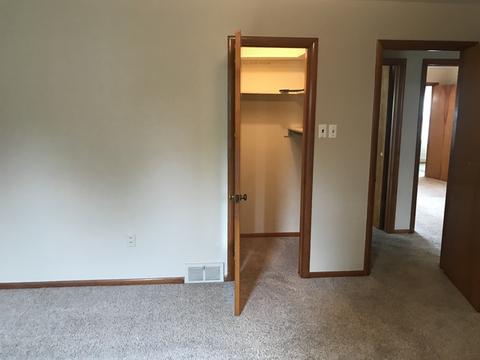 1254 S 6th Ave, Kankakee, IL 60901 photo 13