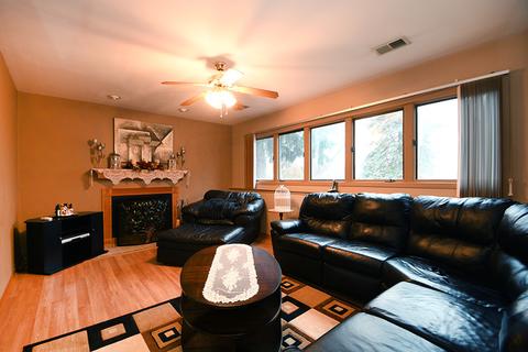 2333 Olde Mill Rd, Plainfield, IL 60586 photo 5