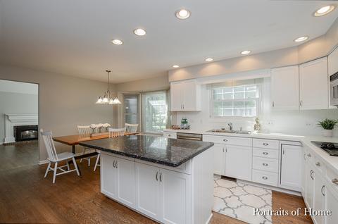 341 Brighton Dr, Wheaton, IL 60189 photo 9