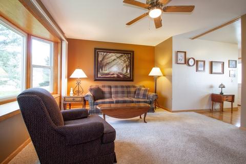 10701 Nevin St, Algonquin, IL 60102 photo 3