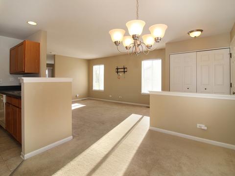 638 Deames St, Plano, IL 60545 photo 4
