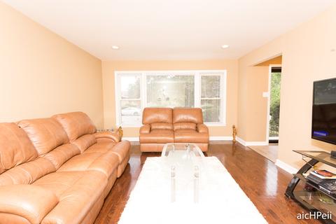 690 E 152nd St, Dolton, IL 60419 photo 4