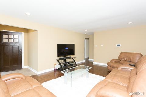 690 E 152nd St, Dolton, IL 60419 photo 3