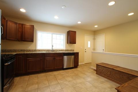 305 John Ave, Mchenry, IL 60050 photo 8