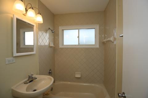254 Dorsetshire Dr, Steger, IL 60475 photo 3