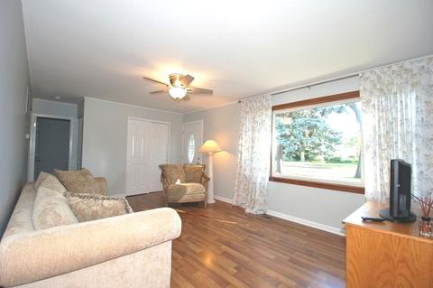 3106 Fremont St, Rolling Meadows, IL 60008 photo 2