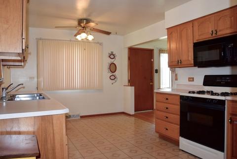 3108 Wallace Ave, Steger, IL 60475 photo 3