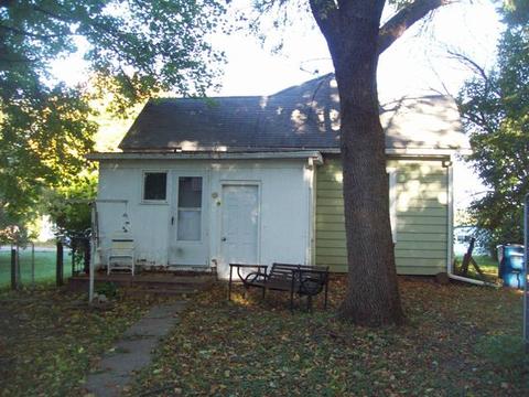 109 Ross St, Walnut, IL 61376 photo 4