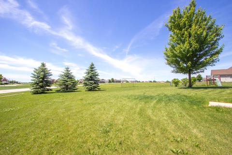 742 E Becker Pl, Sycamore, IL 60178 photo 22