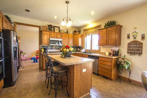 742 E Becker Pl, Sycamore, IL 60178 photo 10