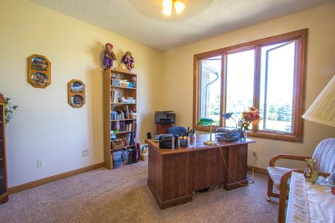 742 E Becker Pl, Sycamore, IL 60178 photo 4