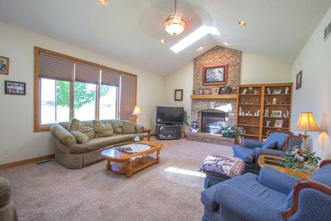 742 E Becker Pl, Sycamore, IL 60178 photo 13