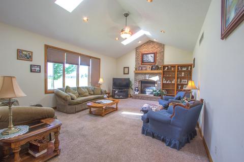 742 E Becker Pl, Sycamore, IL 60178 photo 12