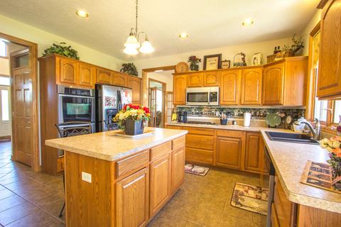 742 E Becker Pl, Sycamore, IL 60178 photo 8