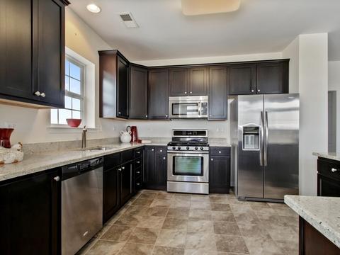 2750 Commons Dr #404, Glenview, IL 60026 photo 3