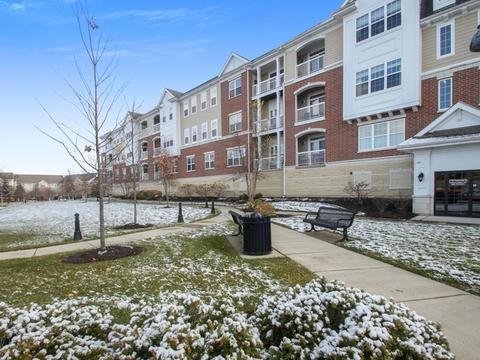 2750 Commons Dr #404, Glenview, IL 60026 photo 1