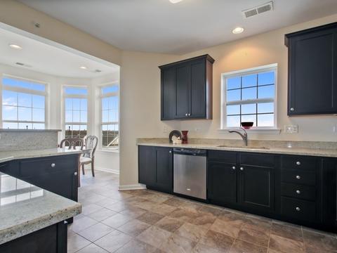 2750 Commons Dr #404, Glenview, IL 60026 photo 4