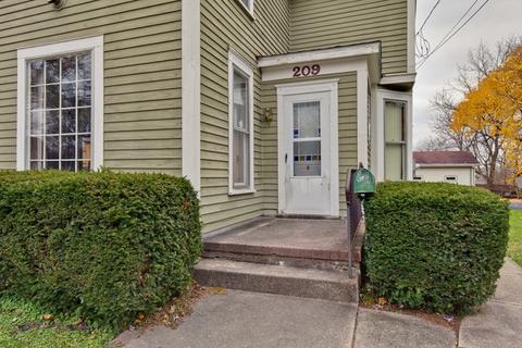 209 Spring St, Cary, IL 60013 photo 2