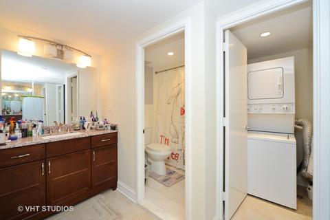 175 E Delaware Pl #6904, Chicago, IL 60611 photo 7