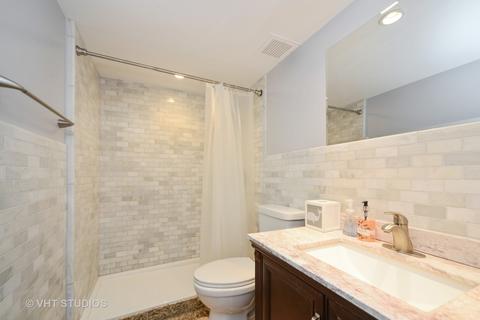 175 E Delaware Pl #6904, Chicago, IL 60611 photo 9