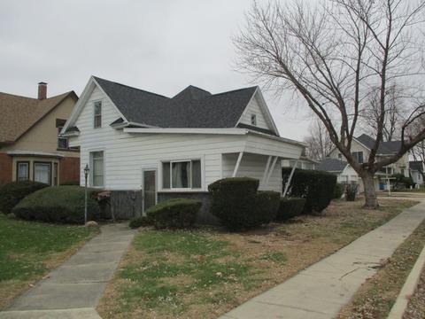 2703 6th St, Peru, IL 61354 photo 1
