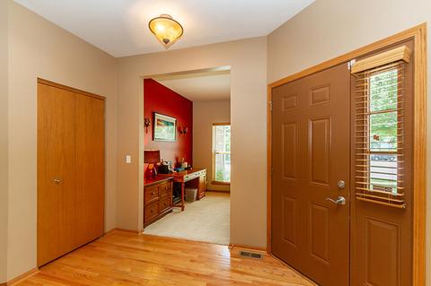 2172 W Silverleaf Ln, Addison, IL 60101 photo 2