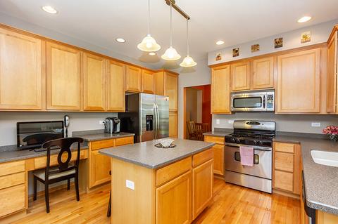 2172 W Silverleaf Ln, Addison, IL 60101 photo 5