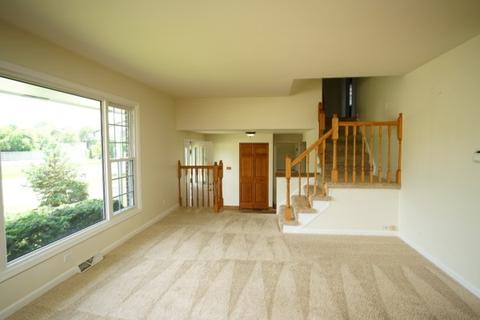 855 Park Ln, Hoffman Estates, IL 60192 photo 6