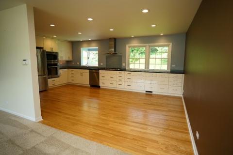 855 Park Ln, Hoffman Estates, IL 60192 photo 8