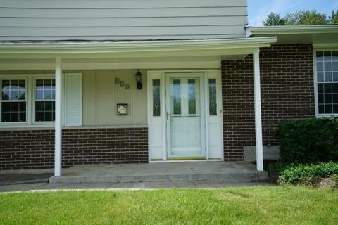 855 Park Ln, Hoffman Estates, IL 60192 photo 2