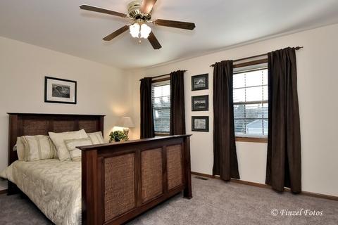 35 Ivanhoe Ln, Cary, IL 60013 photo 11