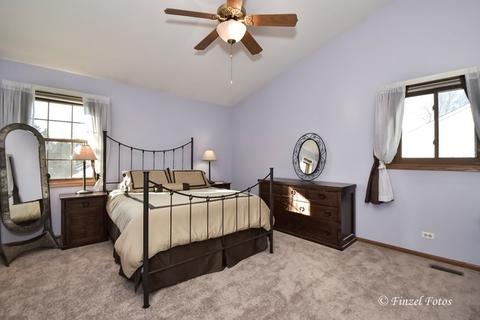 35 Ivanhoe Ln, Cary, IL 60013 photo 8