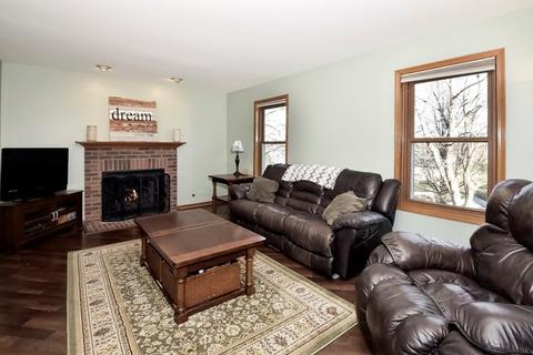 35 Ivanhoe Ln, Cary, IL 60013 photo 6