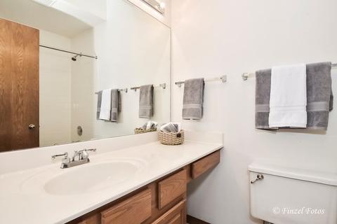 35 Ivanhoe Ln, Cary, IL 60013 photo 14