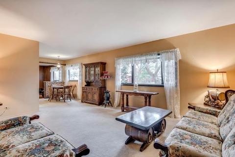 460 Glendale Ln, Hoffman Estates, IL 60169 photo 3